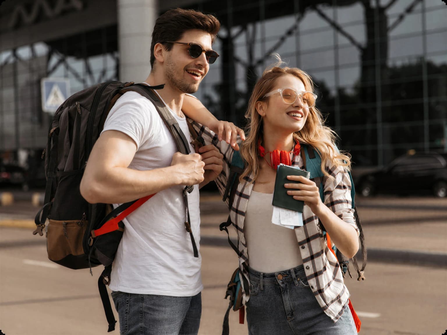 Clientes en la agencia de viajes MTOM